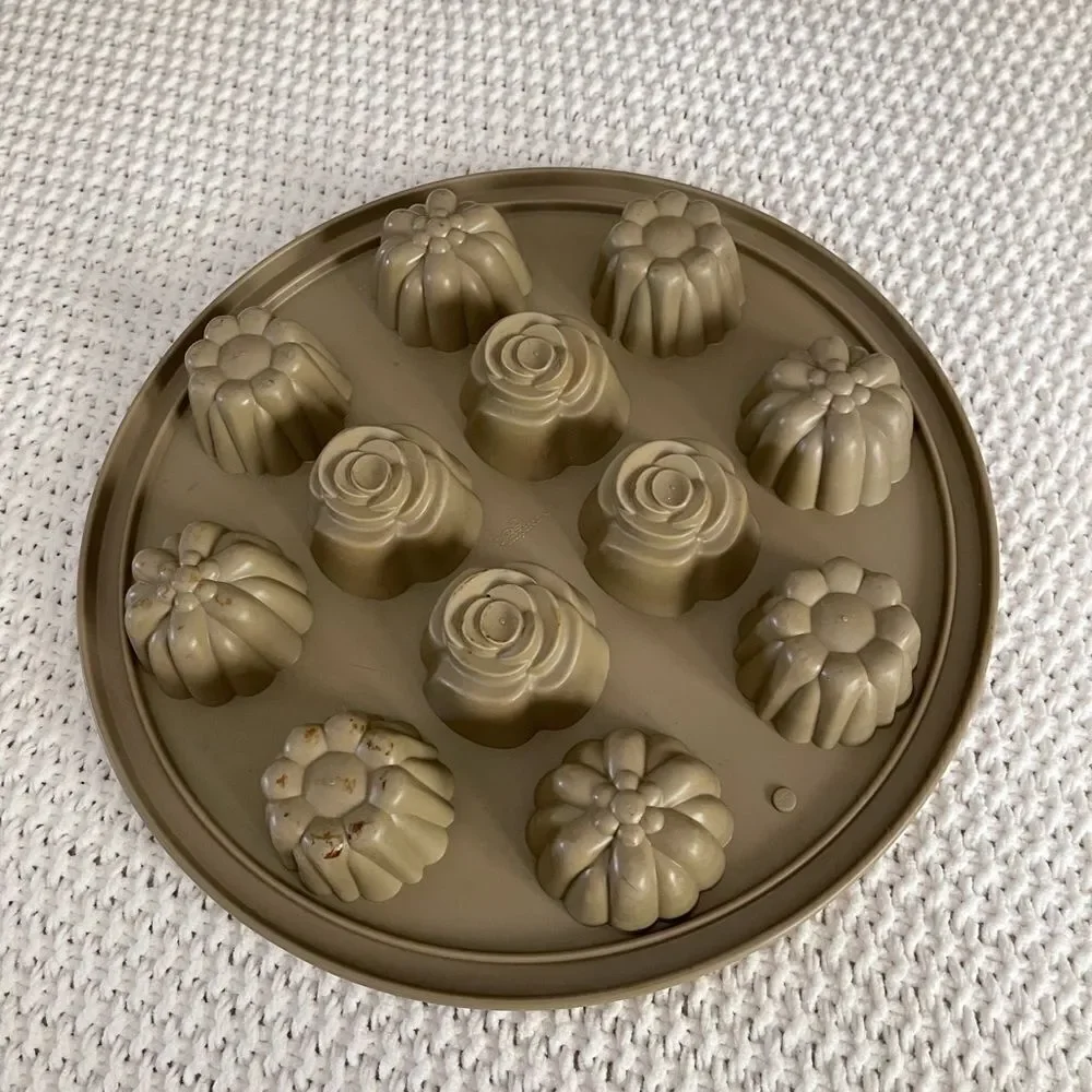 ‎Pampered Chef silicone flower mold cupcakes candy